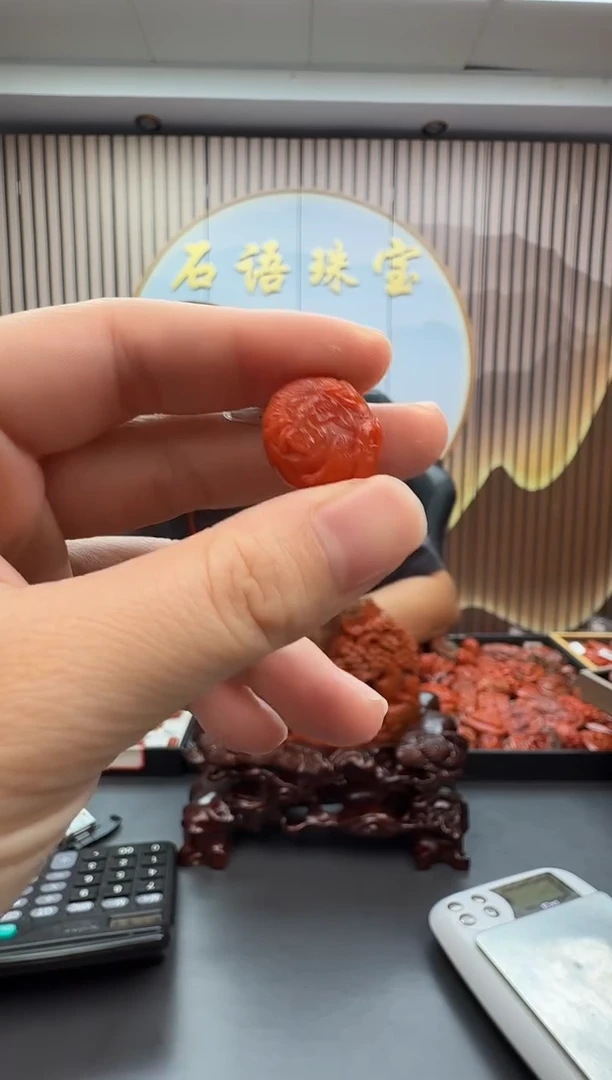 未镶嵌雕刻南红玛瑙021ZB1116产品一个