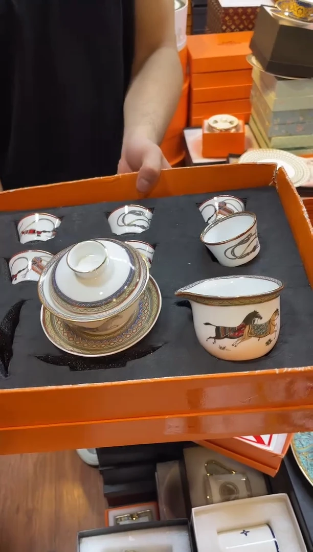 杯鸿辉家品牌瓷器，京东包邮！