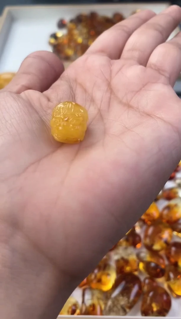 未镶嵌琥珀裸石天然琥珀蜜蜡