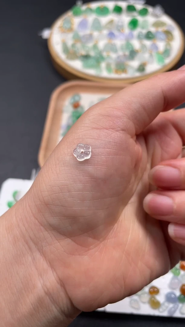 吊坠(不含链)18K金镶嵌翡翠 一个JK705
