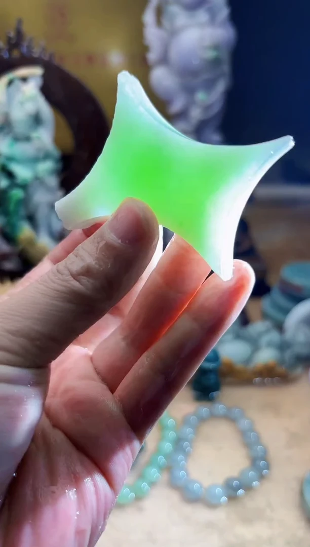 未镶嵌挂件翡翠A货张麦6824