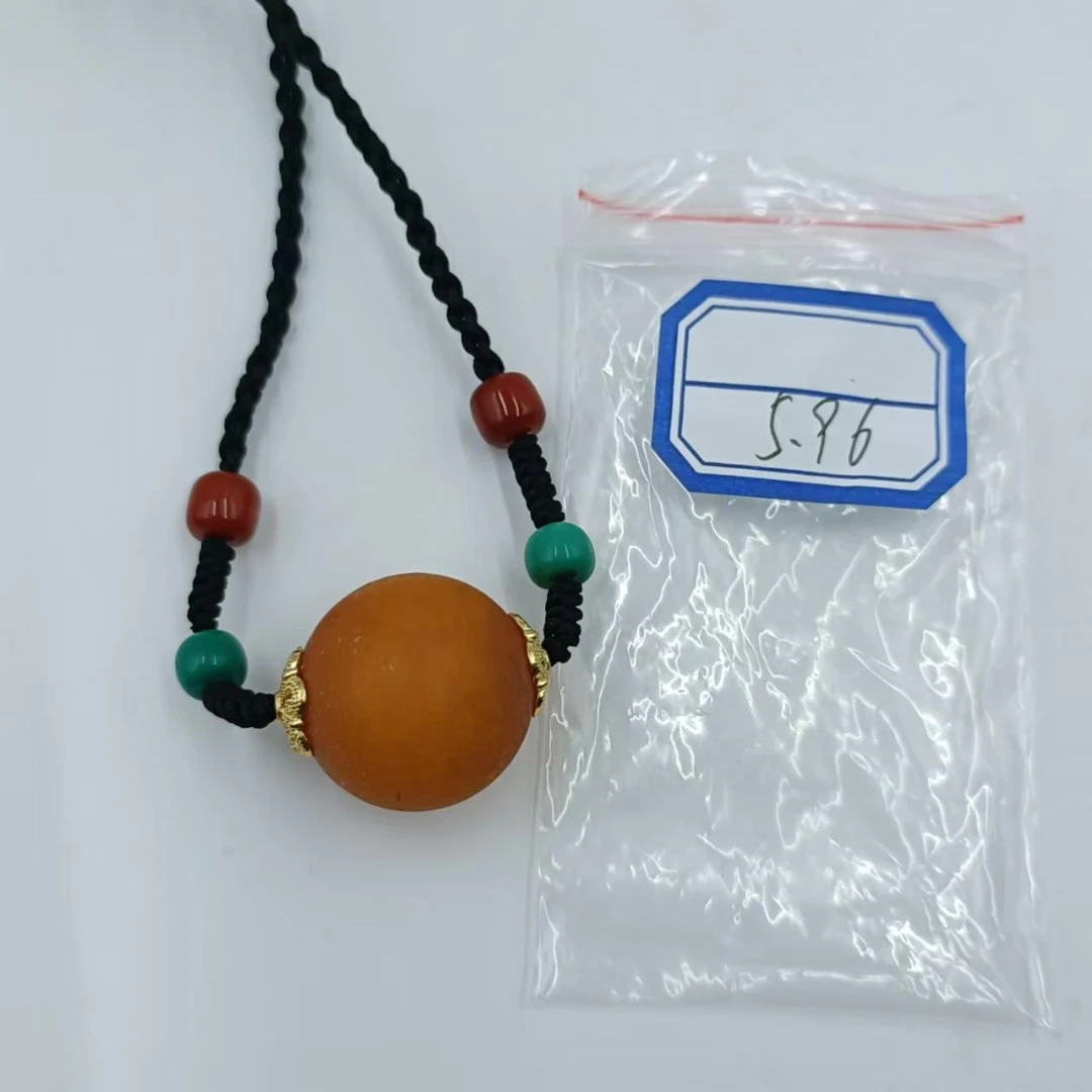 【宝韵】 老型蜜蜡 脖挂5.96g  kc1142
