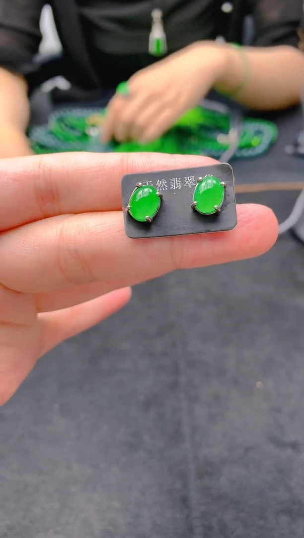 翡翠未镶嵌颈饰天然A货翡翠