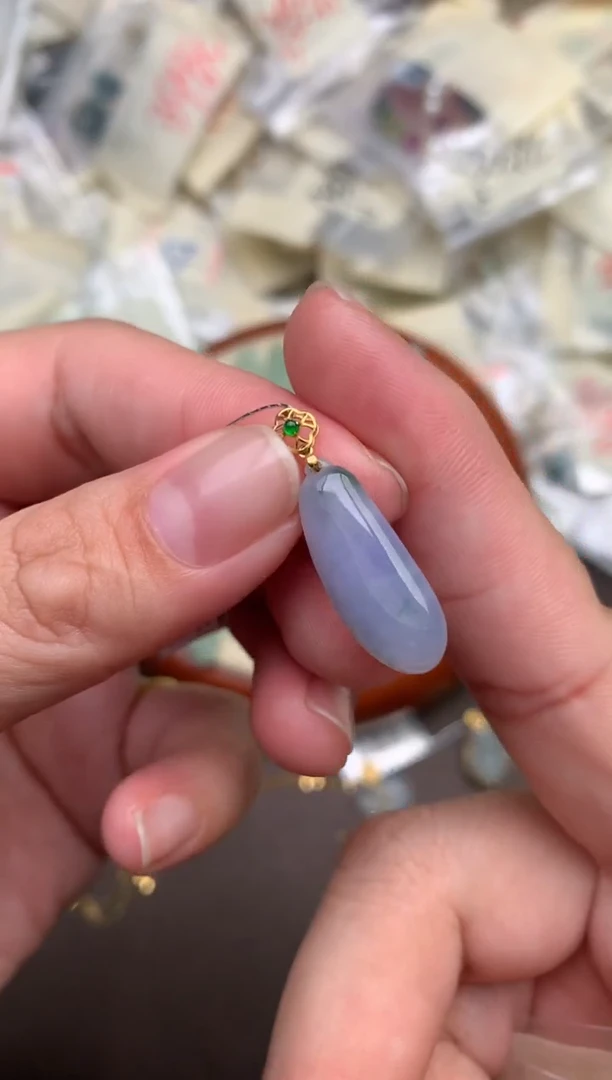 翡翠挂件18K金镶嵌—