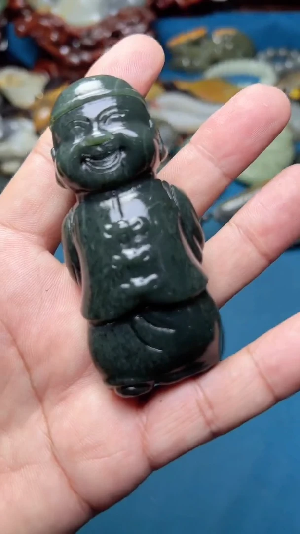 和田玉未镶嵌把件-