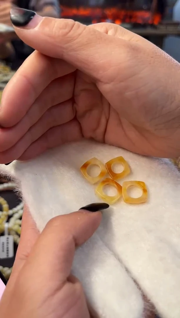 裸石蜜蜡未镶嵌跑环多样性发其一