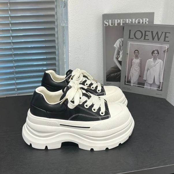 真皮厚底增高小白鞋女2025秋季新款轻便松糕鞋软底舒适运动休闲鞋