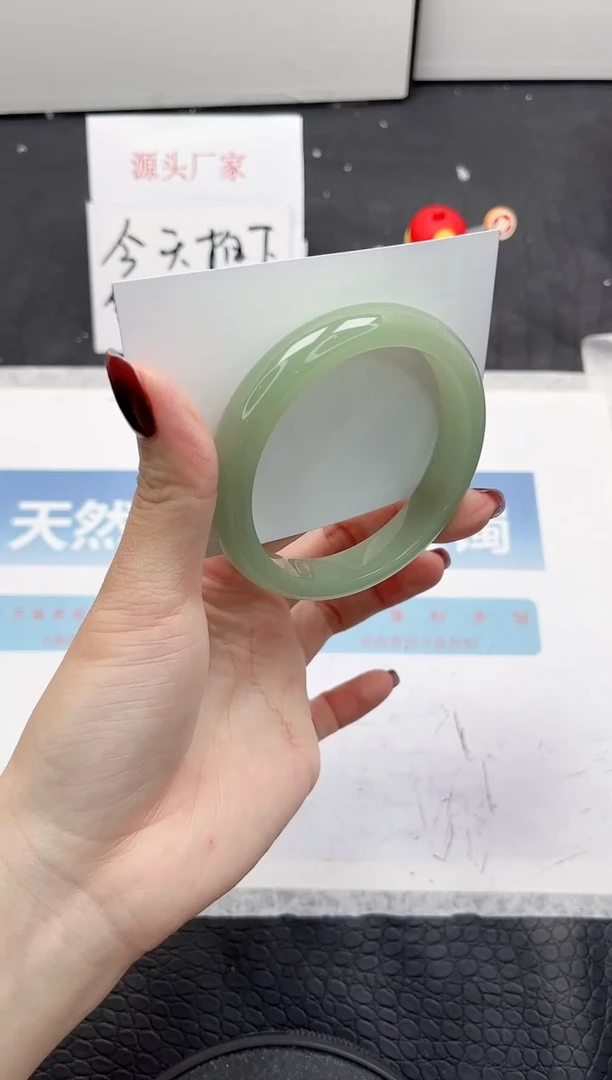 【闪购商品】石英质玉手镯未镶嵌199-58