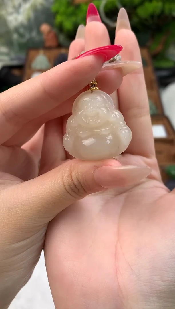 颈饰未镶嵌和田玉吊坠