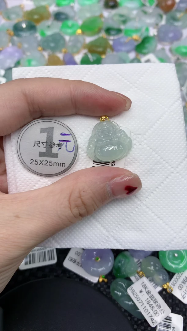 翡翠18K金镶嵌颈饰111111111