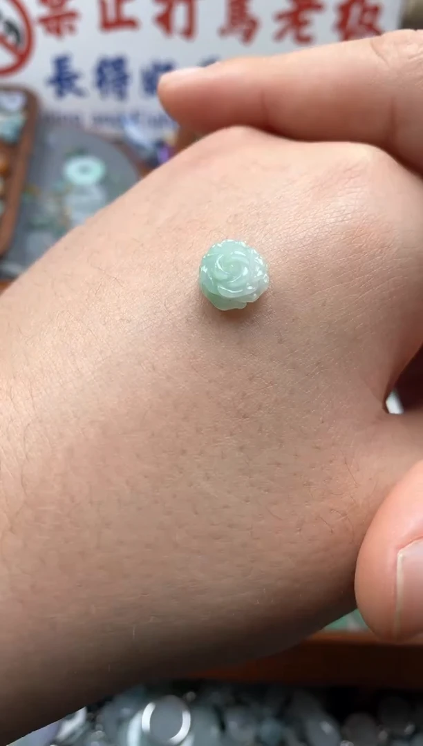 【闪购商品】翡翠颈饰未镶嵌哥哥