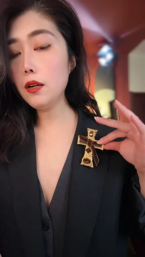 合金琉璃合金无复古重工素金丝绒胸针