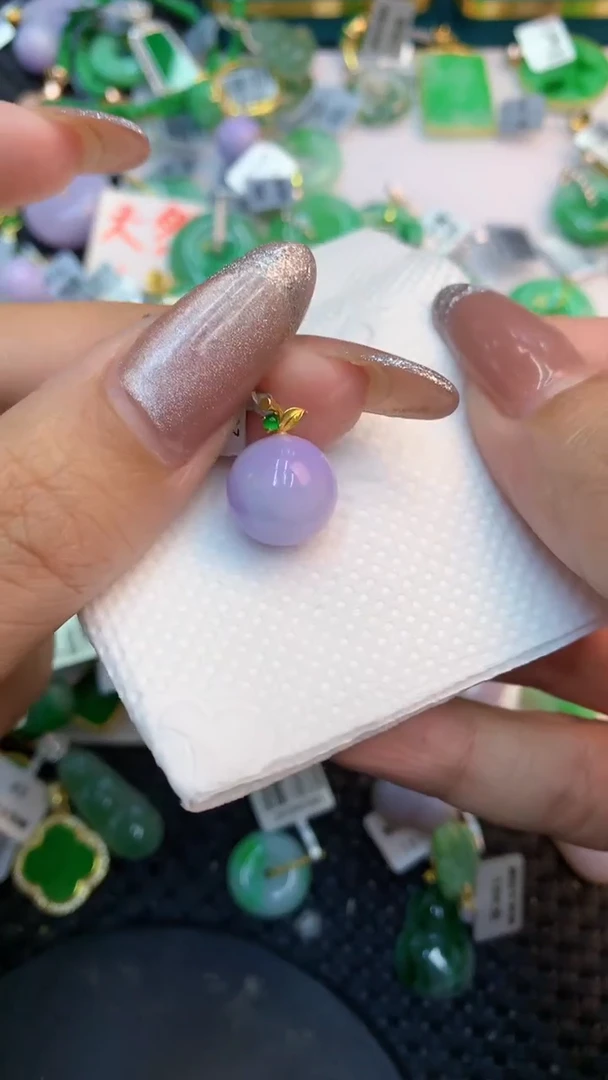 颈饰18K金镶嵌翡翠1