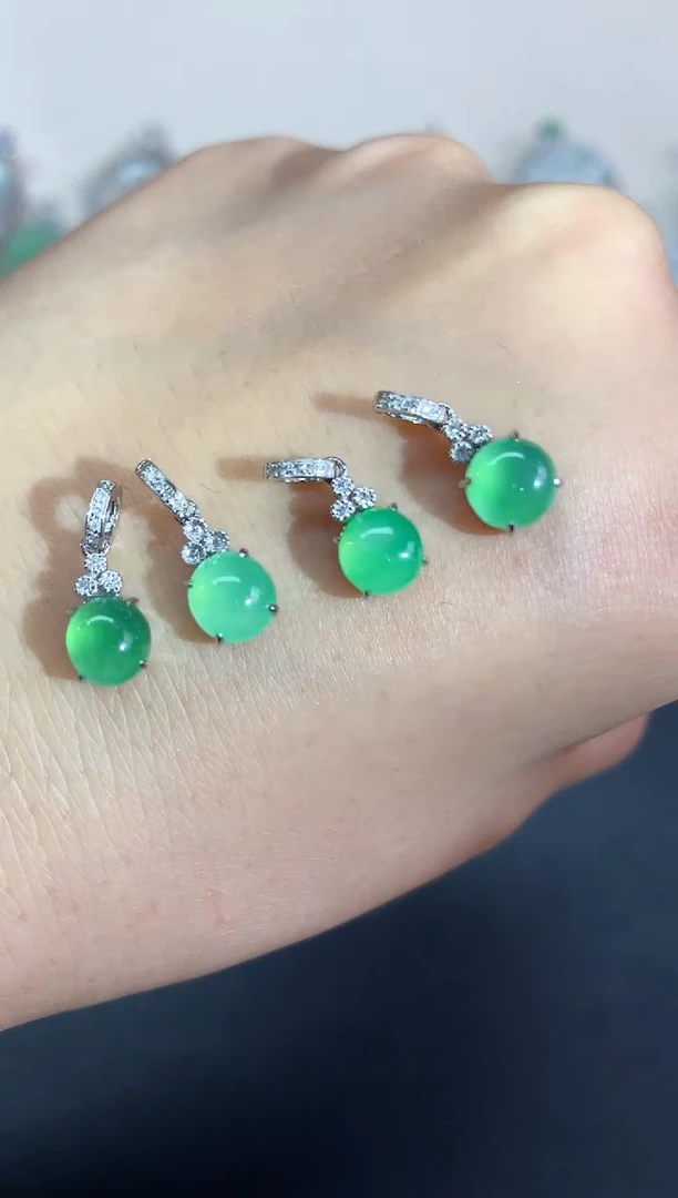 翡翠18K金镶嵌吊坠(不含链)吊坠|980+0多样性发其一