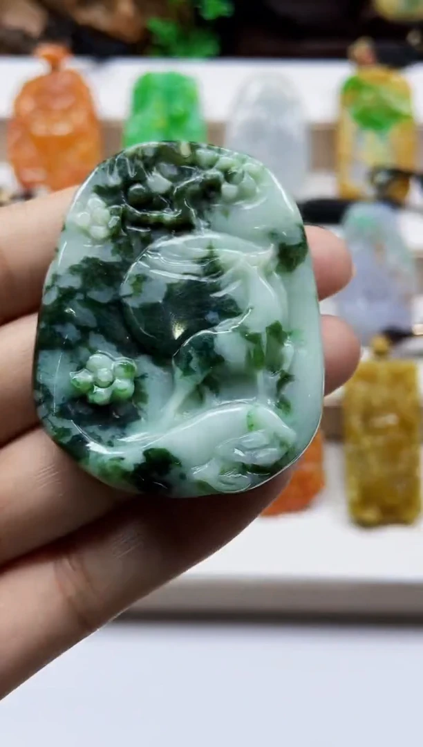 颈饰未镶嵌翡翠翡翠A货
