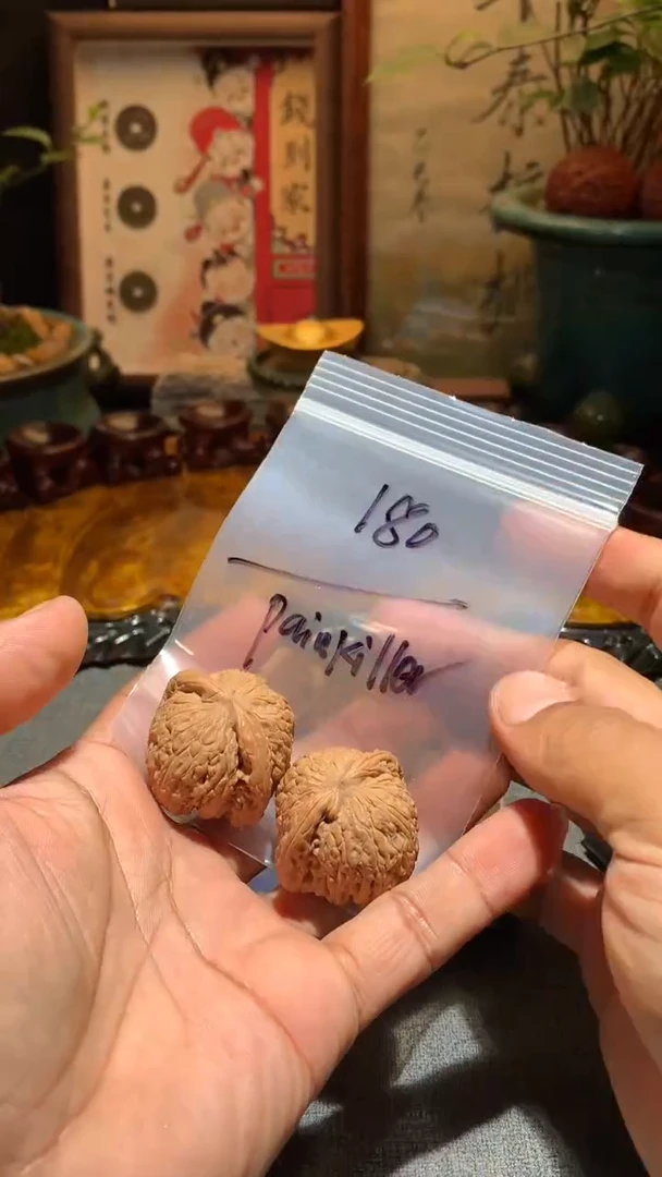 把件桃核P****r  老树密文   38尺寸左右盘玩打底不支持退换