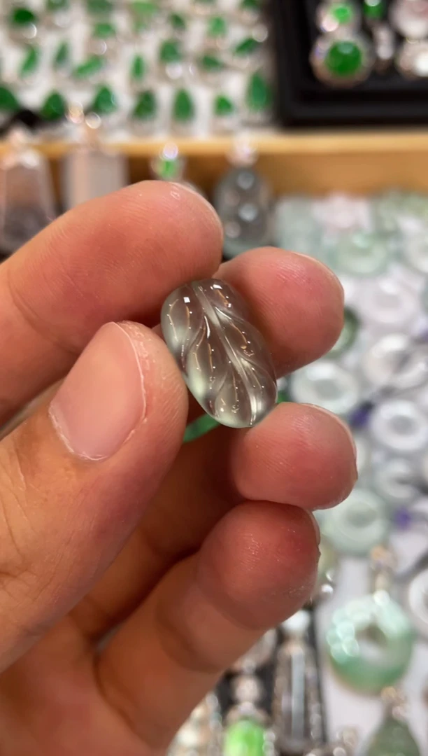 翡翠未镶嵌吊坠(不含链)叶子