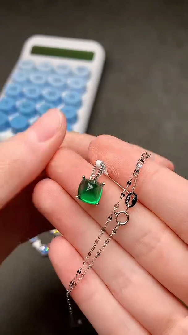 【闪购商品】祖母绿颈饰银S925镶嵌.......