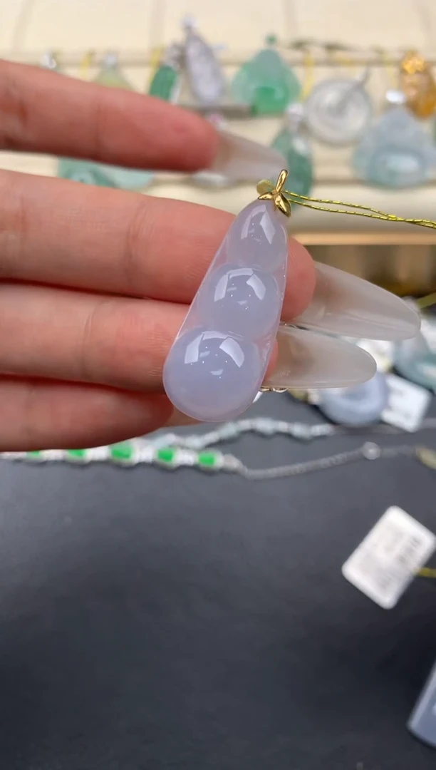翡翠18K金镶嵌颈饰A880