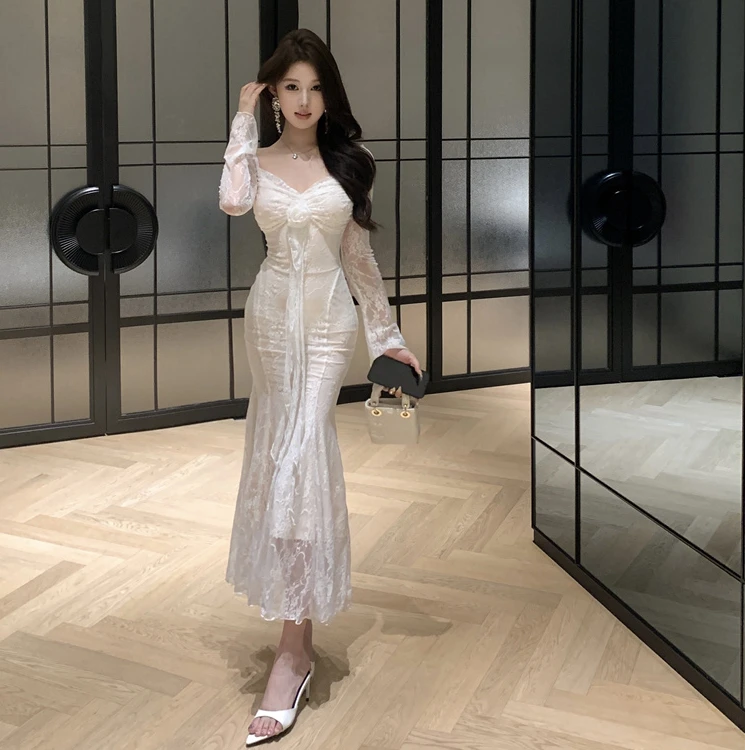 法式气质别致绝美方领蕾丝修身显瘦长袖连衣裙中长款名媛风春秋女