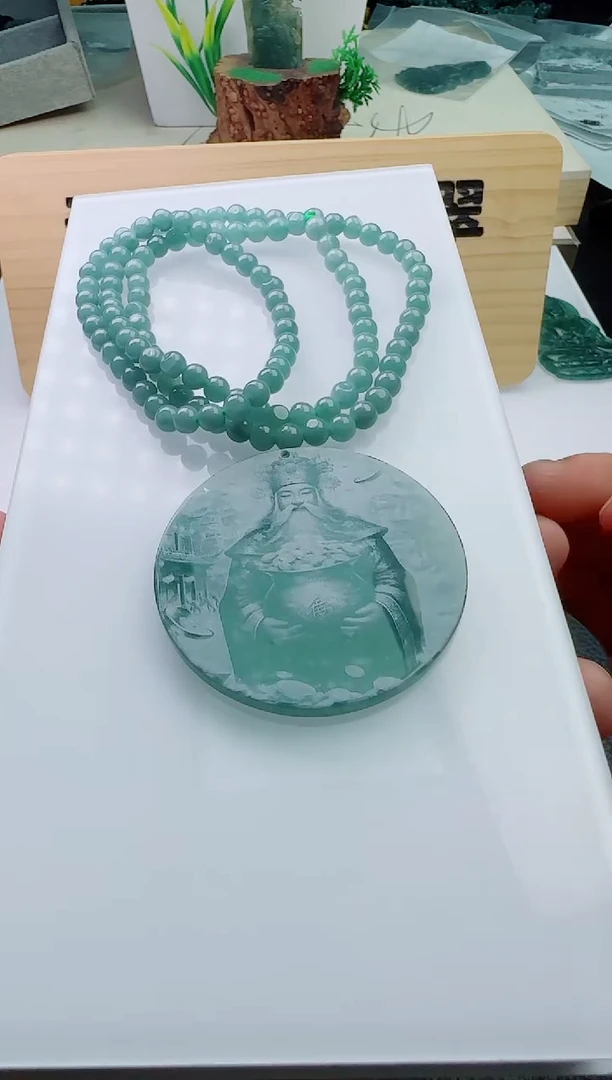 颈饰未镶嵌翡翠天然A货翡翠 多样性发其一
