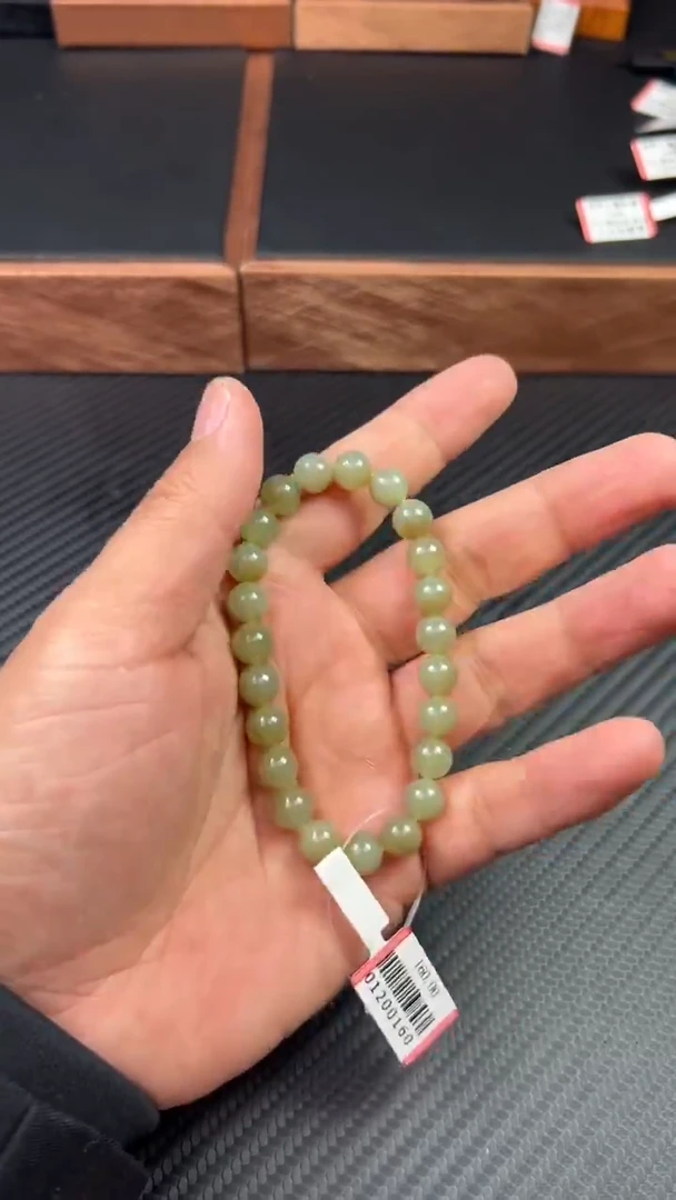 【闪购商品】和田玉手串未镶嵌且末微色差近矿卡8
