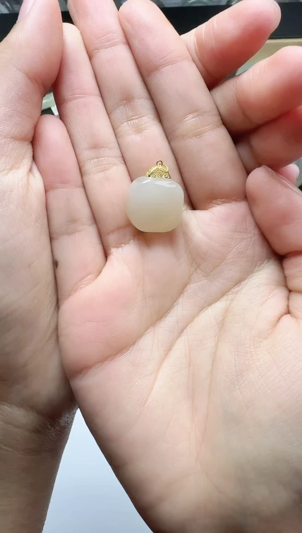 【闪购商品】和田玉颈饰18K金镶嵌小方糖YY