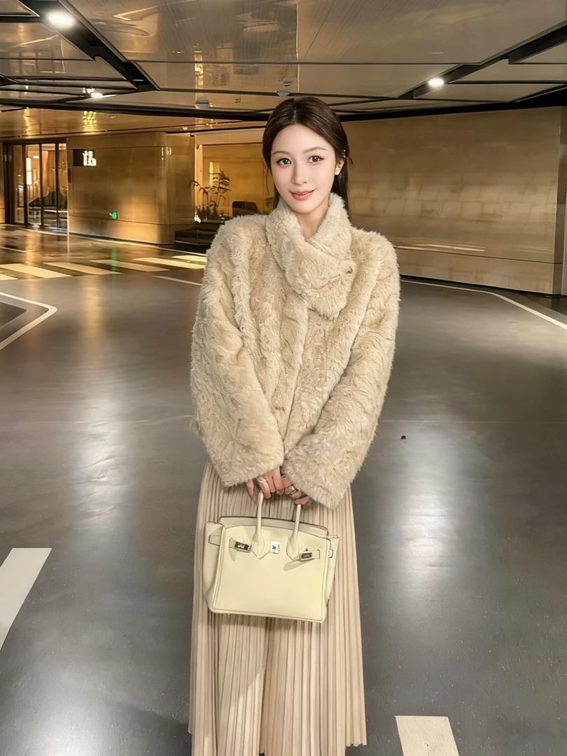 慵懒风宽松型短款围巾领女短款毛绒大衣冬季围巾领毛毛外套