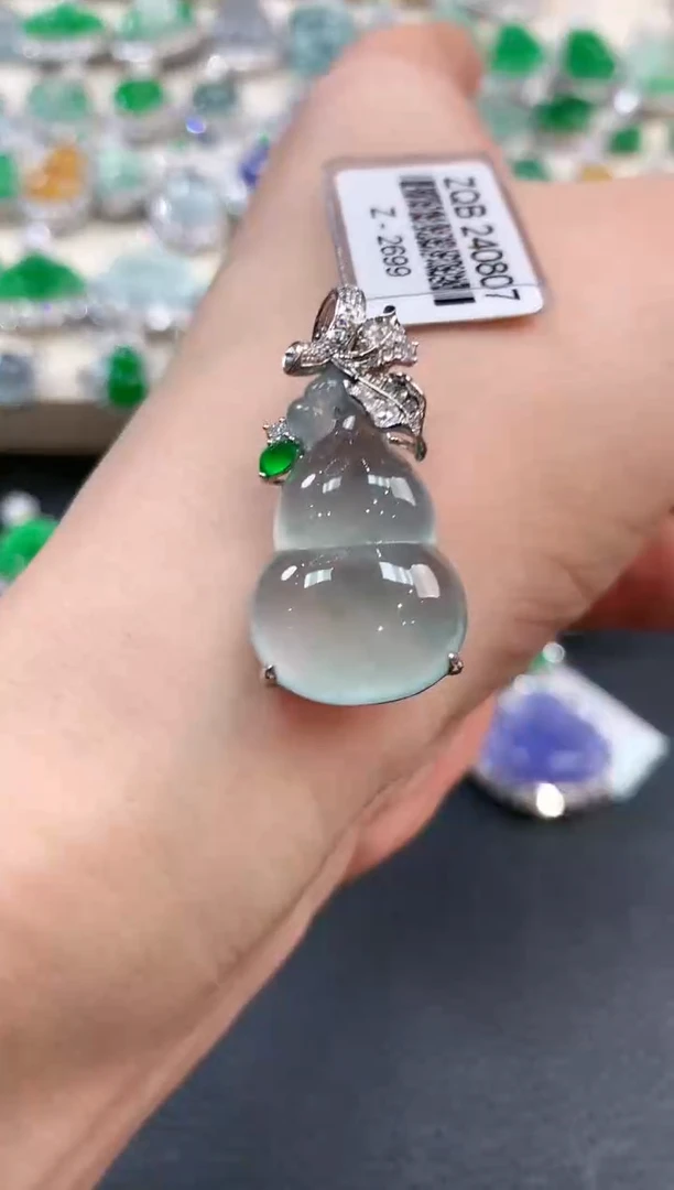 【闪购商品】翡翠吊坠(不含链)18K金镶嵌m72