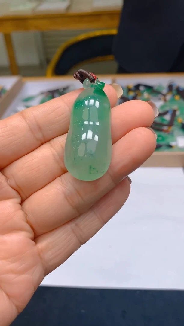 【闪购商品】石英岩玉颈饰未镶嵌冰美人非洲翠3076