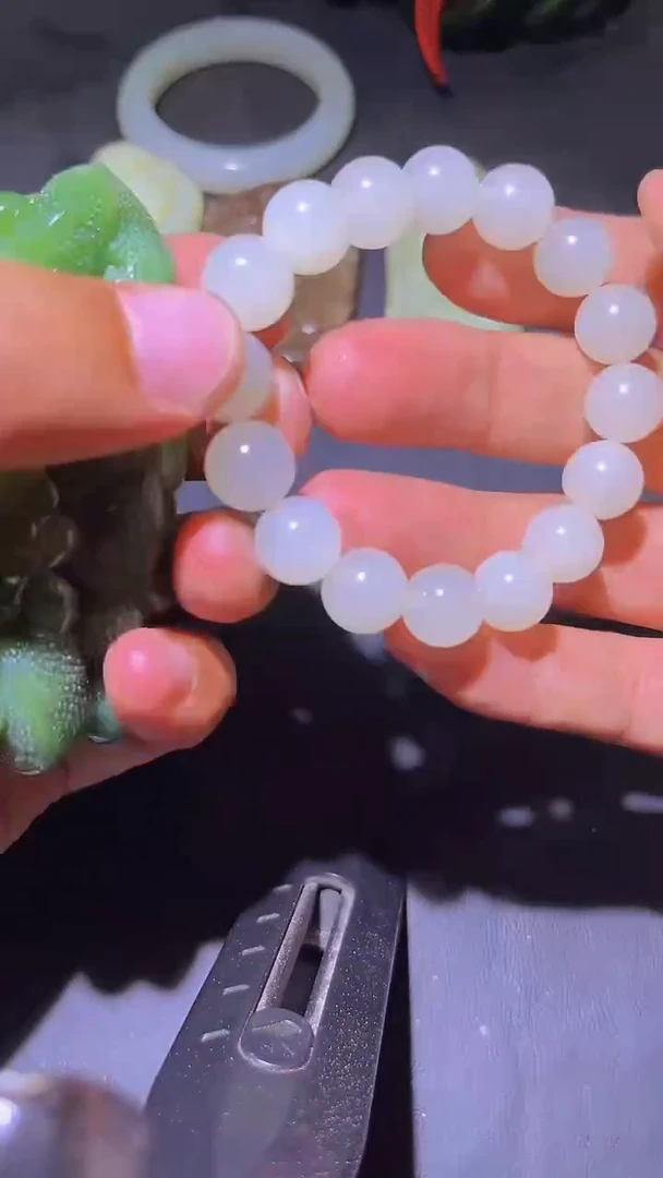 手串未镶嵌和田玉（白玉）想*呢和田玉手串