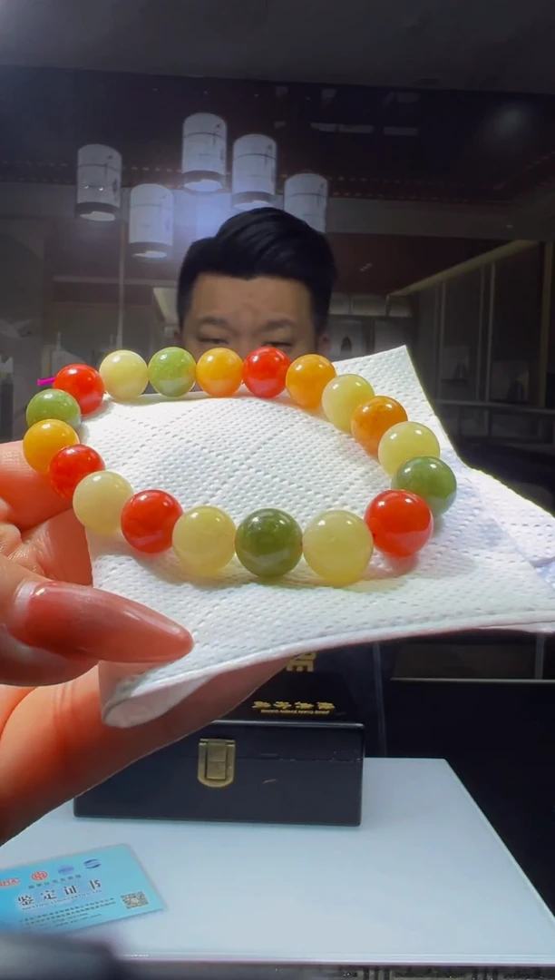 颈饰未镶嵌翡翠2025-12-20-4