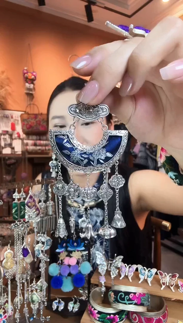刺绣纯手工民族风吊坠