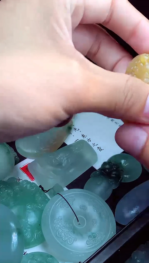 定制翡翠未镶嵌翡翠毛货定制