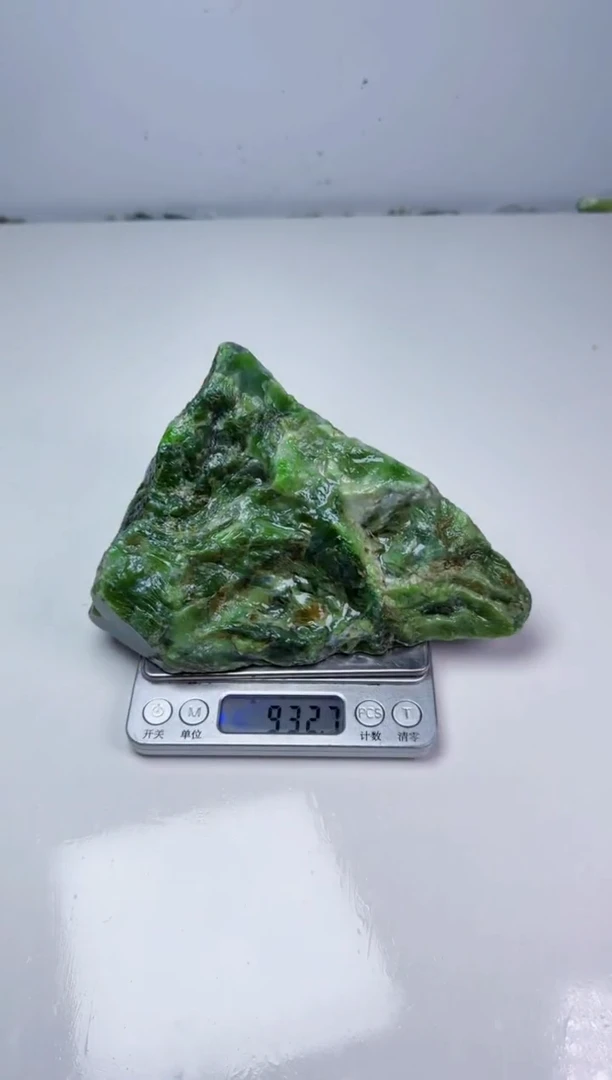 和田玉未镶嵌珠宝半成品边角料山