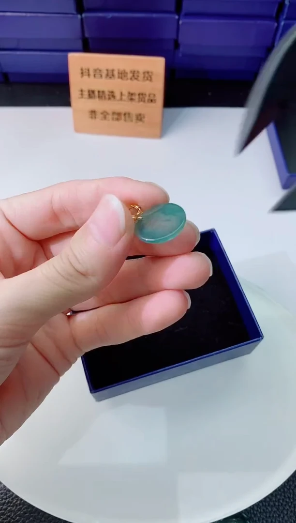 翡翠未镶嵌颈饰1111111