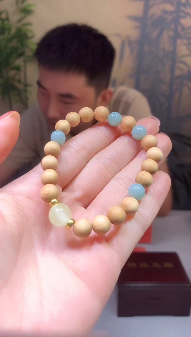 未镶嵌手链翡翠货品多样性发其一