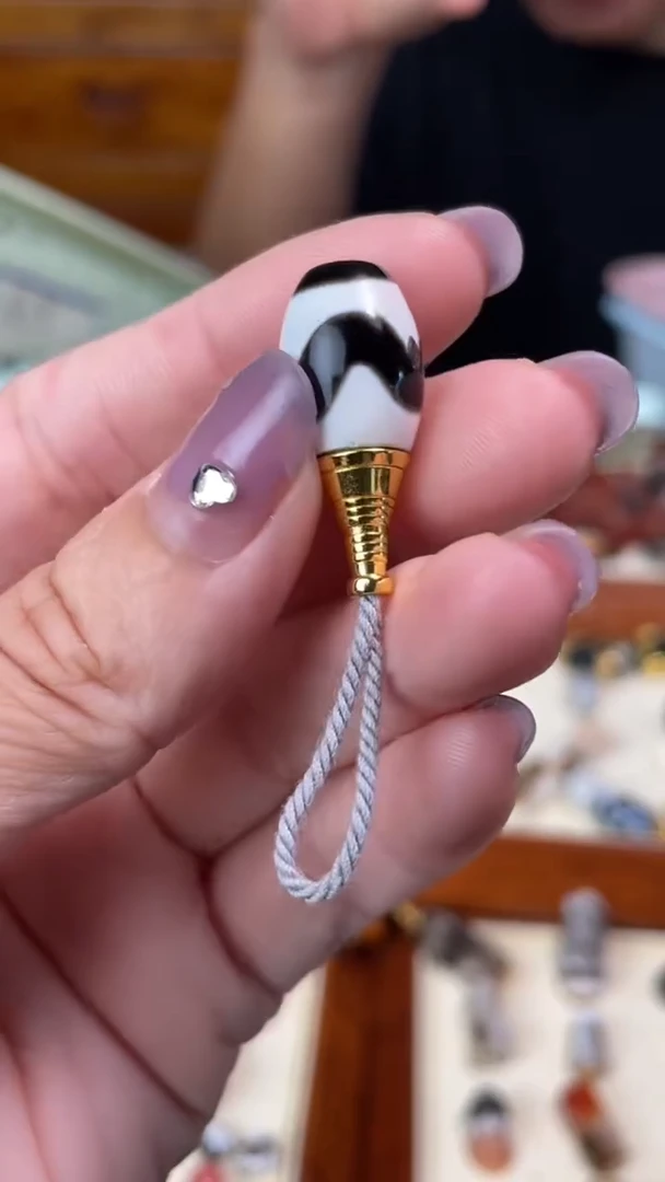 玛瑙/玉髓颈饰未镶嵌115虎牙三通