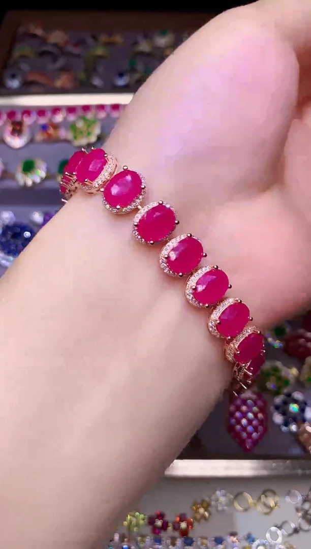 银S925镶嵌手链红宝石....