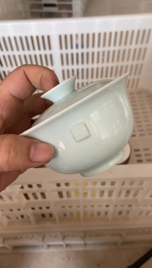 摄影的产品有使用过的痕迹有点脏介意勿拍