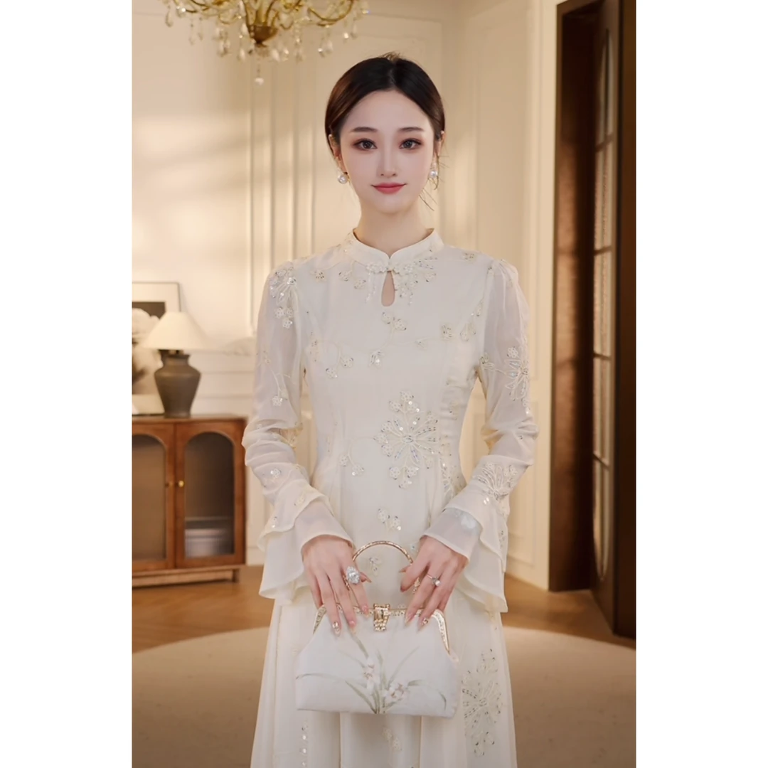 【双双&GERTCOREL】浓情派对 简约风珠片刺绣盘扣连衣裙 CC251L1063