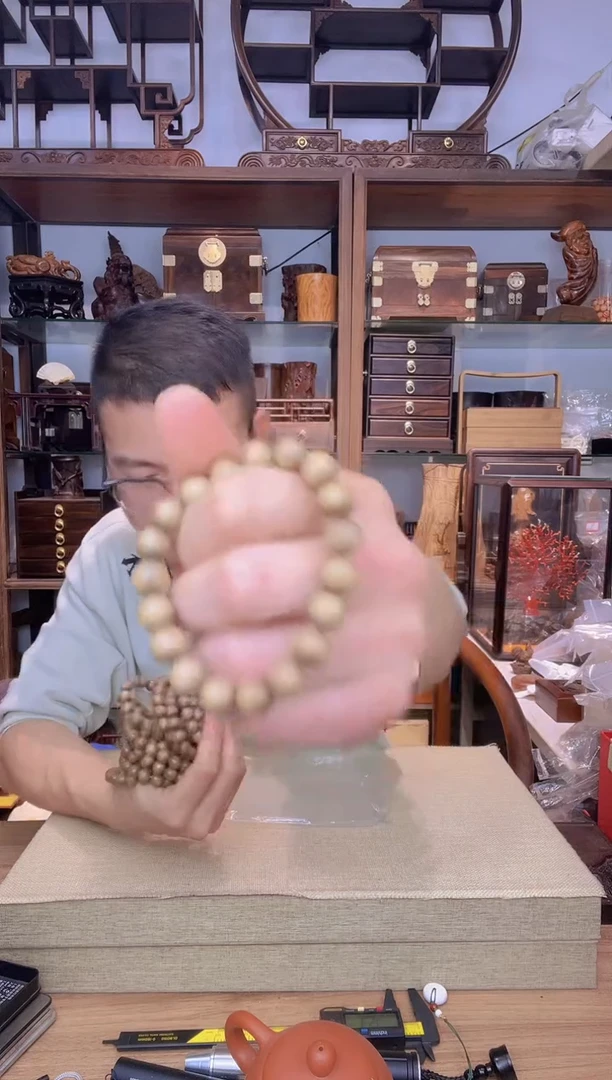 乌木类书架974老山檀黑肉1.0单圈手串