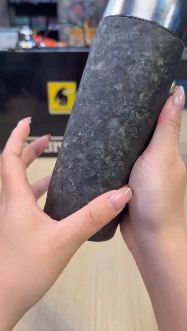 97未来熊-纯钛保温杯（曜石黑）