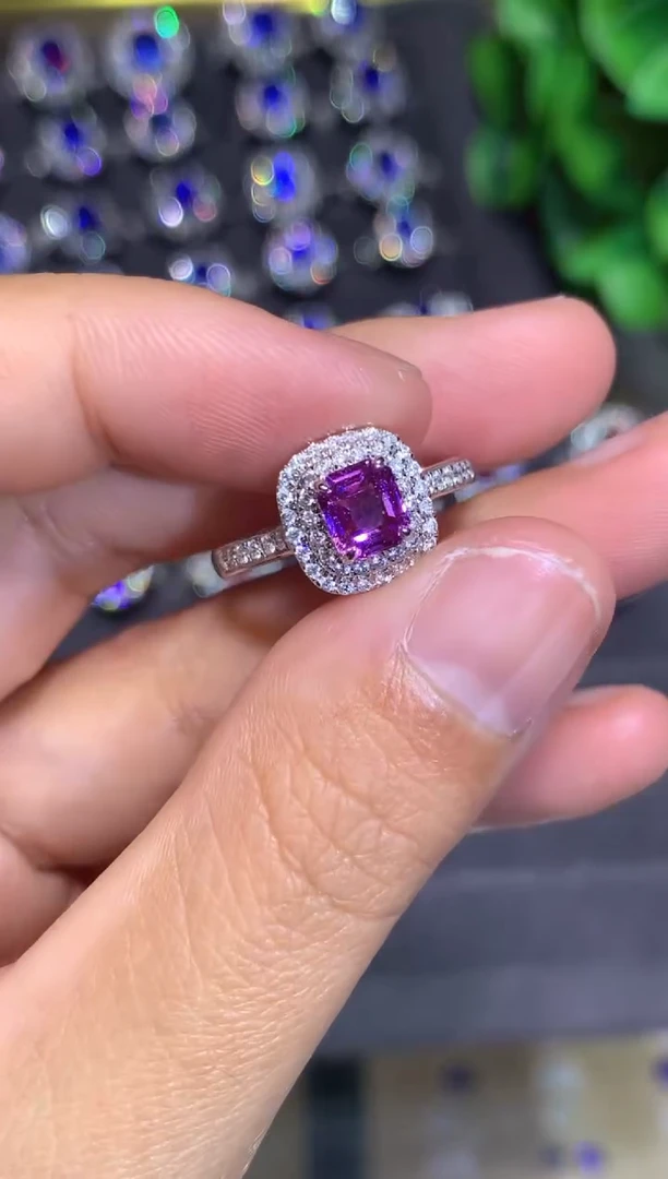 戒指彩色蓝宝石18K金镶嵌1.03CT