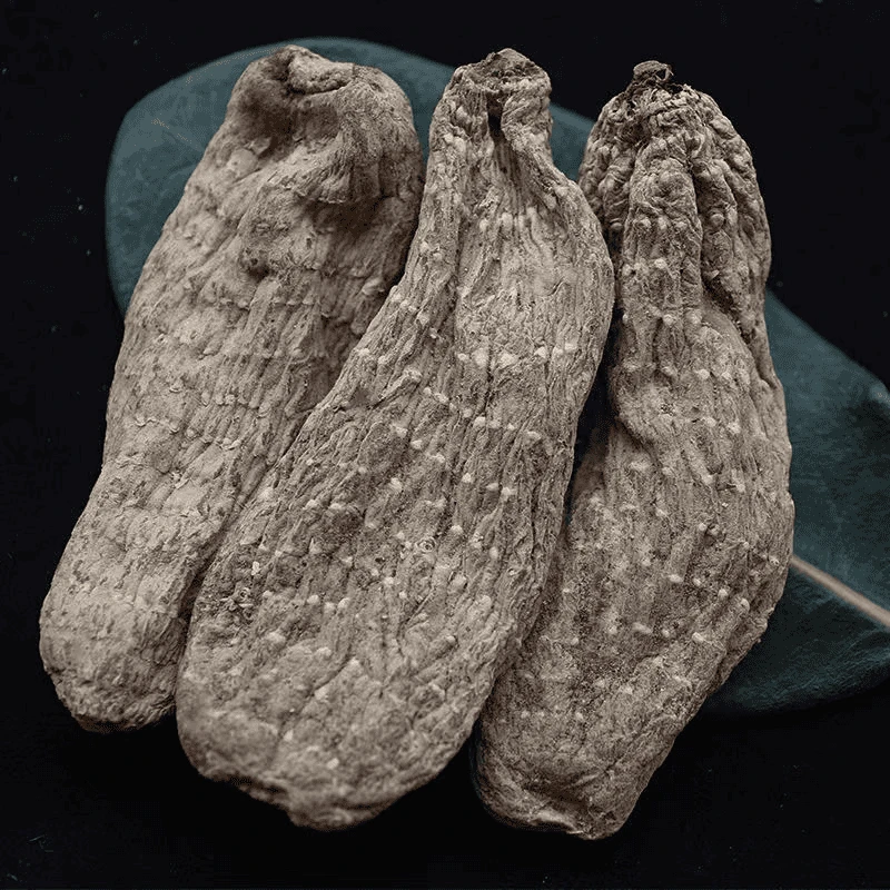 乌天麻农户自晒山货