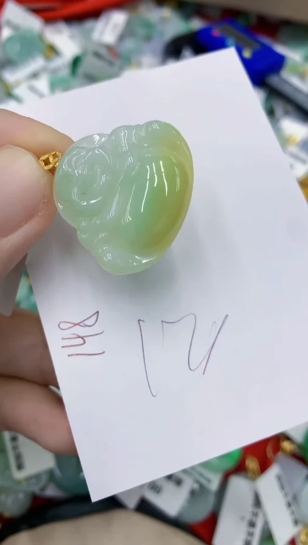 翡翠18K金镶嵌颈饰111111111111