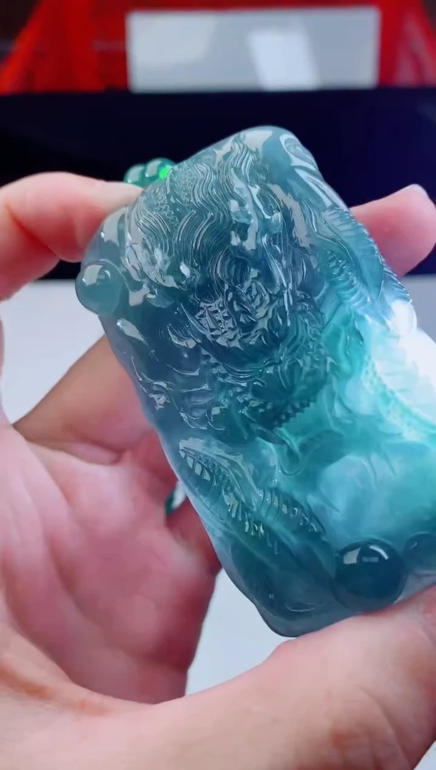 颈饰未镶嵌翡翠   ·