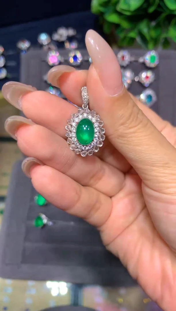 18K金镶嵌戒指祖母绿2.13ct