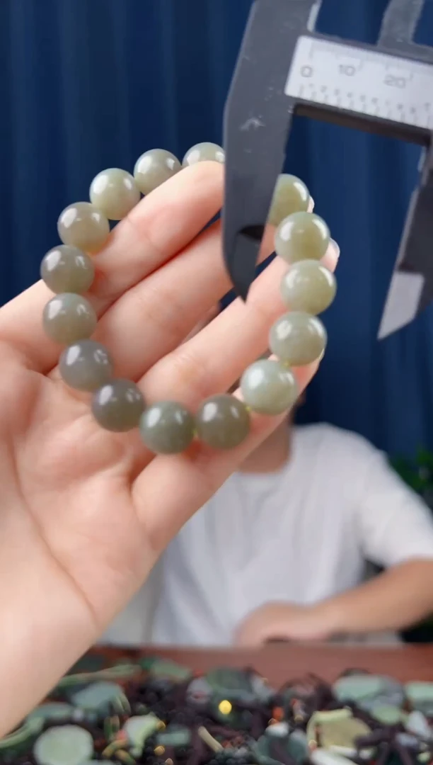 未镶嵌和田玉挂件拍一发一，多样性发货