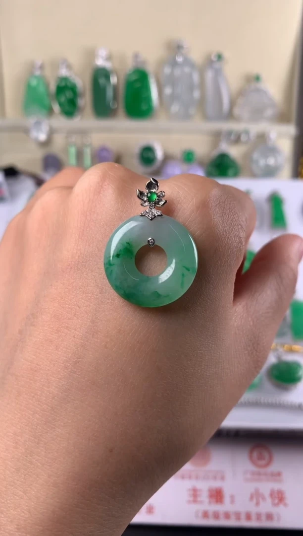 吊坠(不含链)18K金镶嵌翡翠吊坠